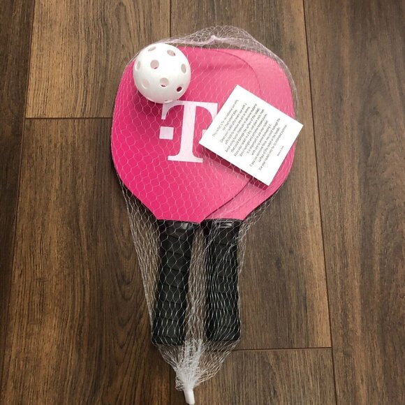 T-Mobile Pickleball Racquet Paddle and Ball Set - Pink - Pickle Ball Promotion - Picture 4 of 4